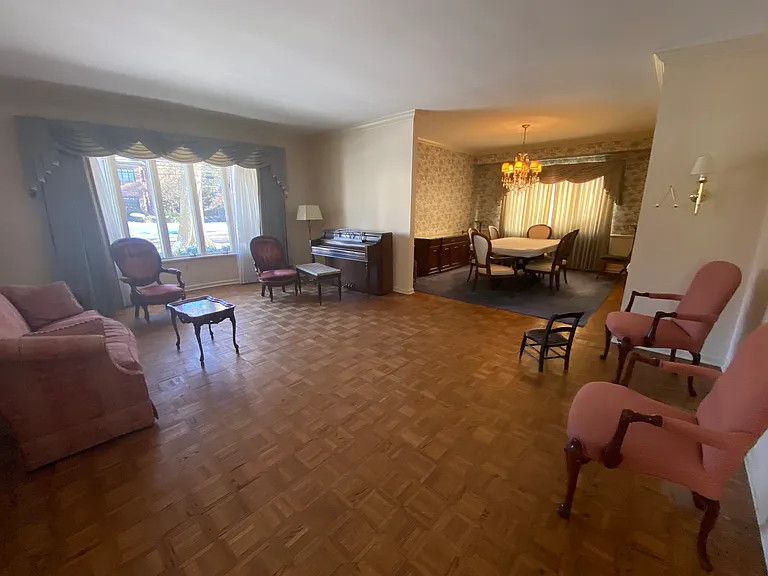 Living/Dining area