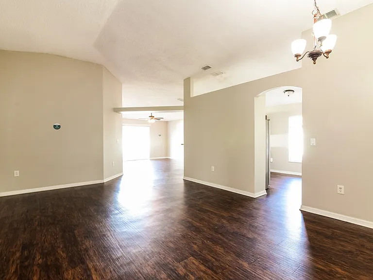 103 Aurelia Ct — Photo 4