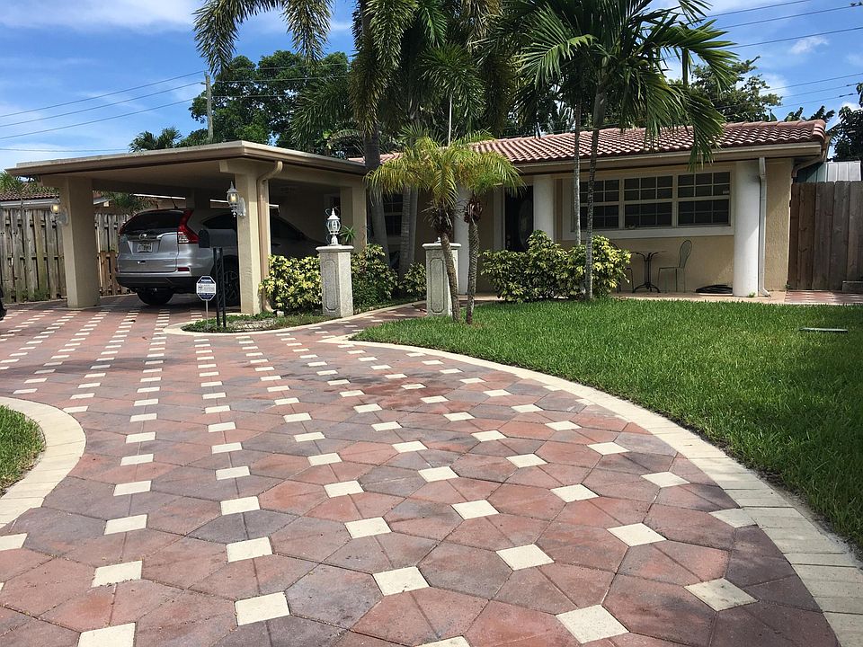 1st image of 230 NE 42nd Street S