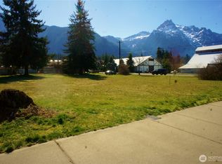 1095 Darrington St, Darrington, WA 98241