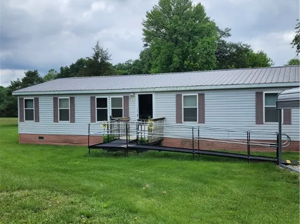 1297 N 900th St, Flat Rock, IL 62427