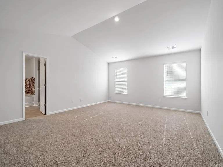 2132 Highland Knoll Dr — Photo 35