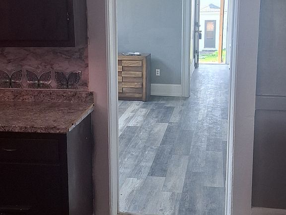 5th image of 114 Josephine St #2
