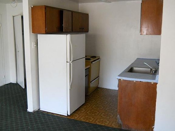 4th image of 2614 Price Ave
