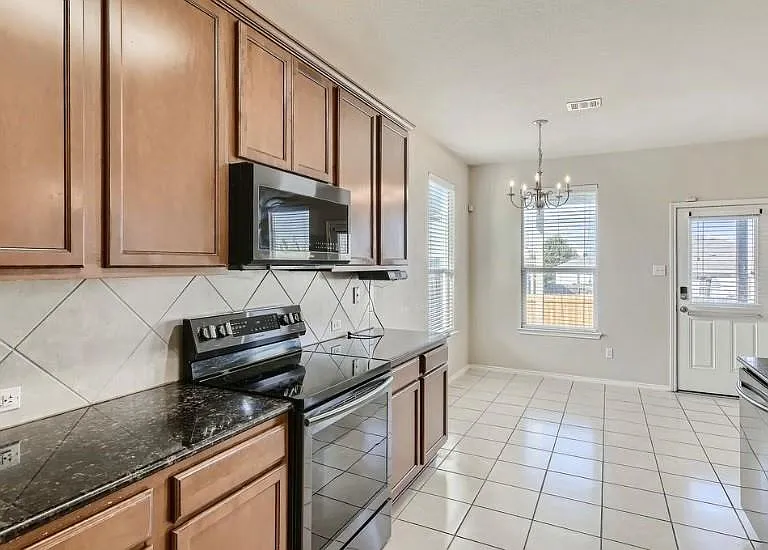 301 Comal Run — Photo 8