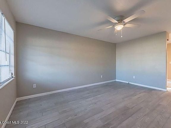 2nd image of 195 W Towne Pl #195