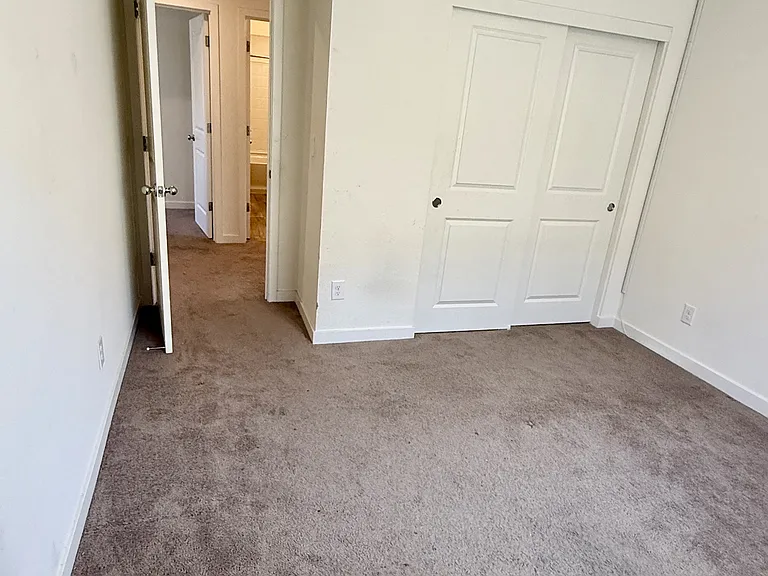 975 Franklin St — Photo 27