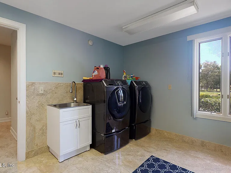 7987 Hollyridge Rd — Photo 44