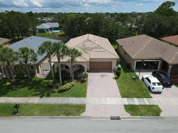 1804 SW Jamesport Drive, Port St Lucie, FL 34953
