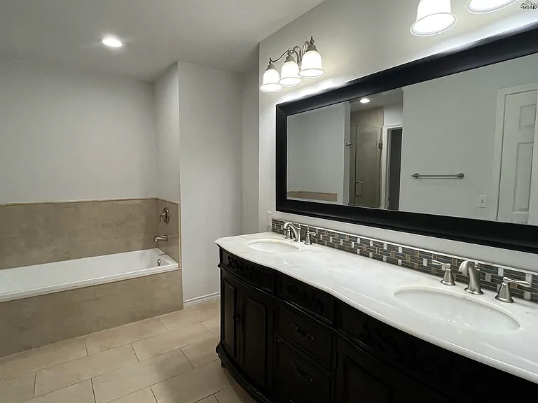 4529 Gardiner Rd — Photo 11