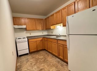 121 Colonial Dr #206, Horicon, WI 53032