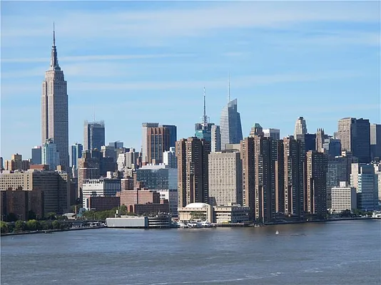 Rented by CORE | media 23