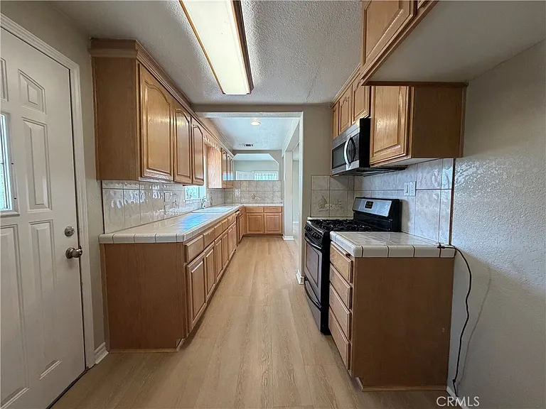 129 E Pomona Ave — Photo 12
