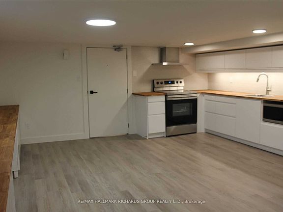 2nd image of 34 Hammersmith Ave