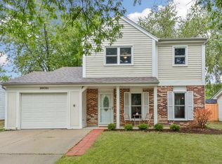 29W760 Hurlingham Dr, Warrenville, IL 60555