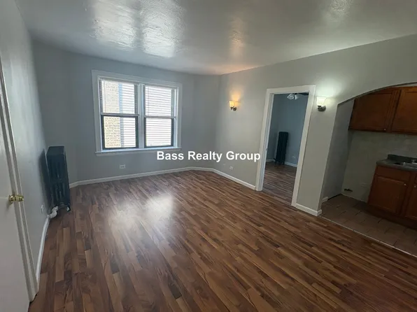 1737 W Estes Ave, Chicago, IL