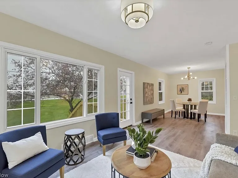 33381 Detroit Rd — Photo 5