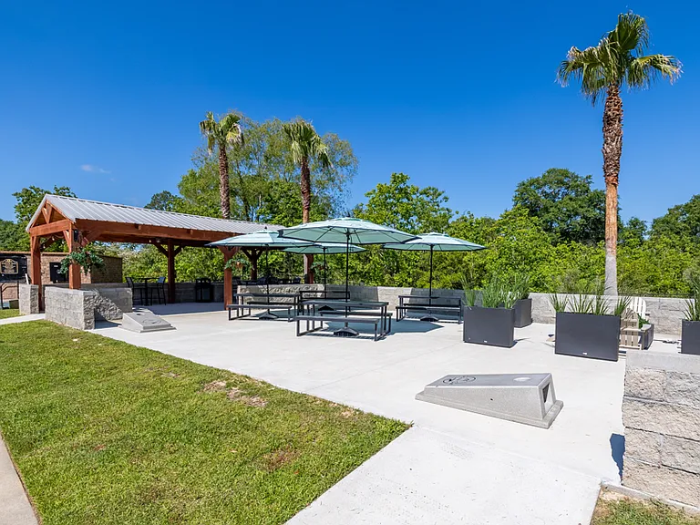 Riviera South Apartments — Photo 16