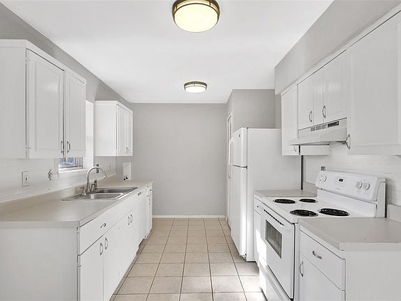 4th image of 4017 Salem Dr