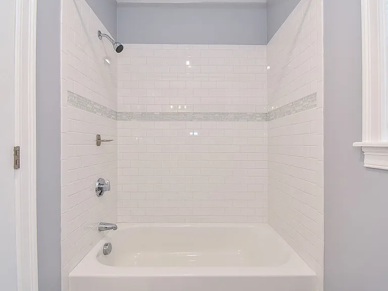 41-39 Benefit St — Photo 9