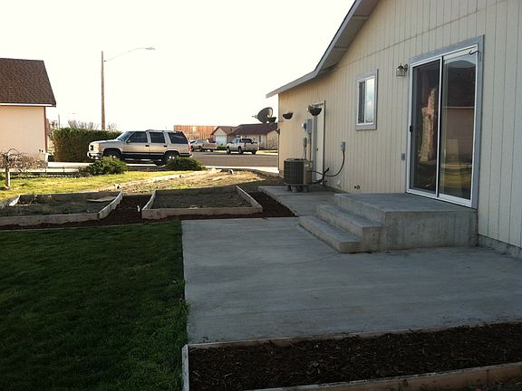 5th image of 645 Rose Dr