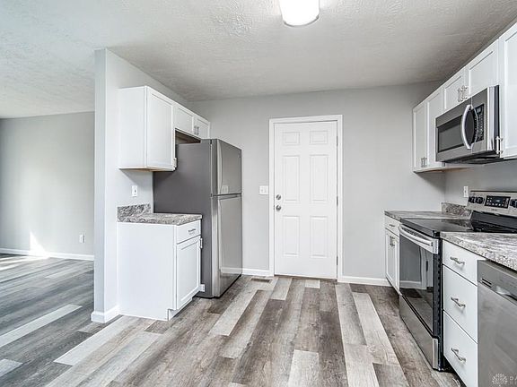 4th image of 241 Cambridge Dr