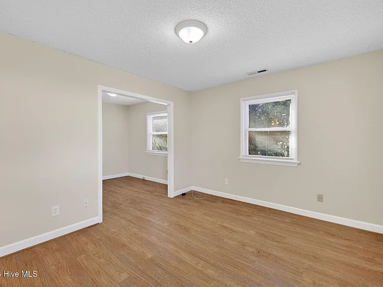 5201 Lord Tennyson Dr — Photo 30