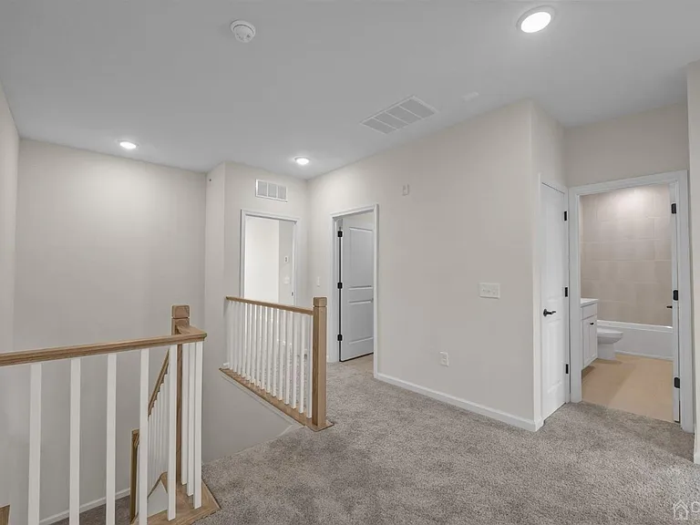204 Lyla Ln — Photo 16