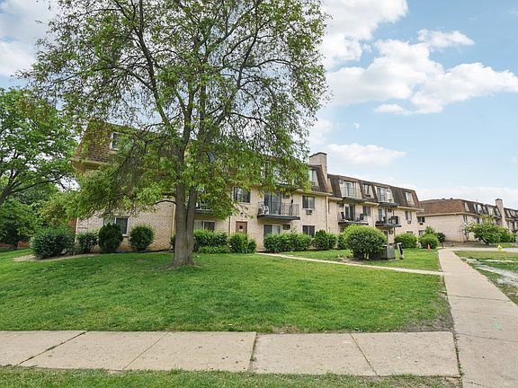 4th image of 226 Shorewood Dr APT 2A