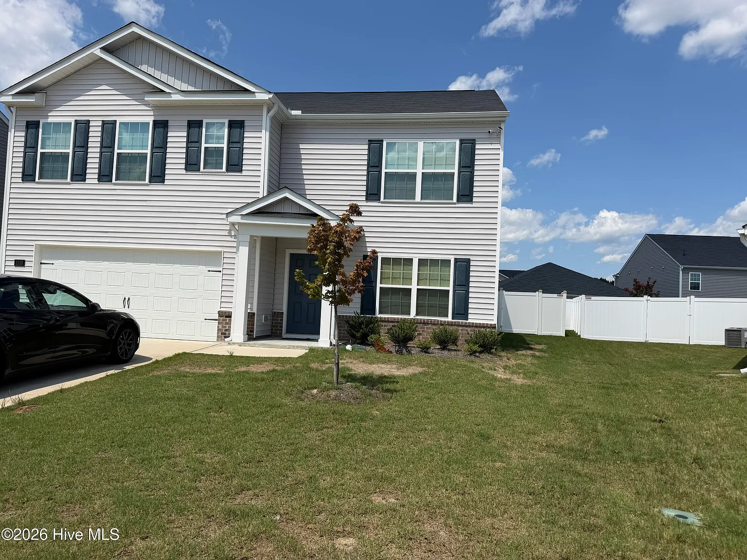 5 bed, 3.0 bath, 2511 sqft, $2,400 — Photo 1