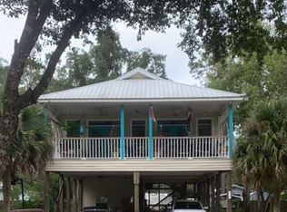 545 E Canal Dr, Gulf Shores, AL 36542