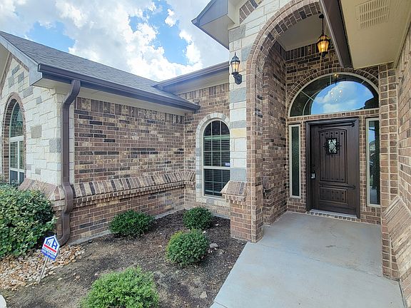 2nd image of 8205 Wellcrest Dr