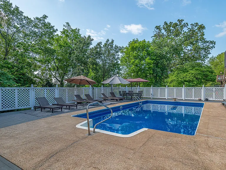 3902 Laird Ln — Photo 33