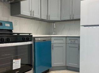 69-01 242nd St #38E, Flushing, NY 11362