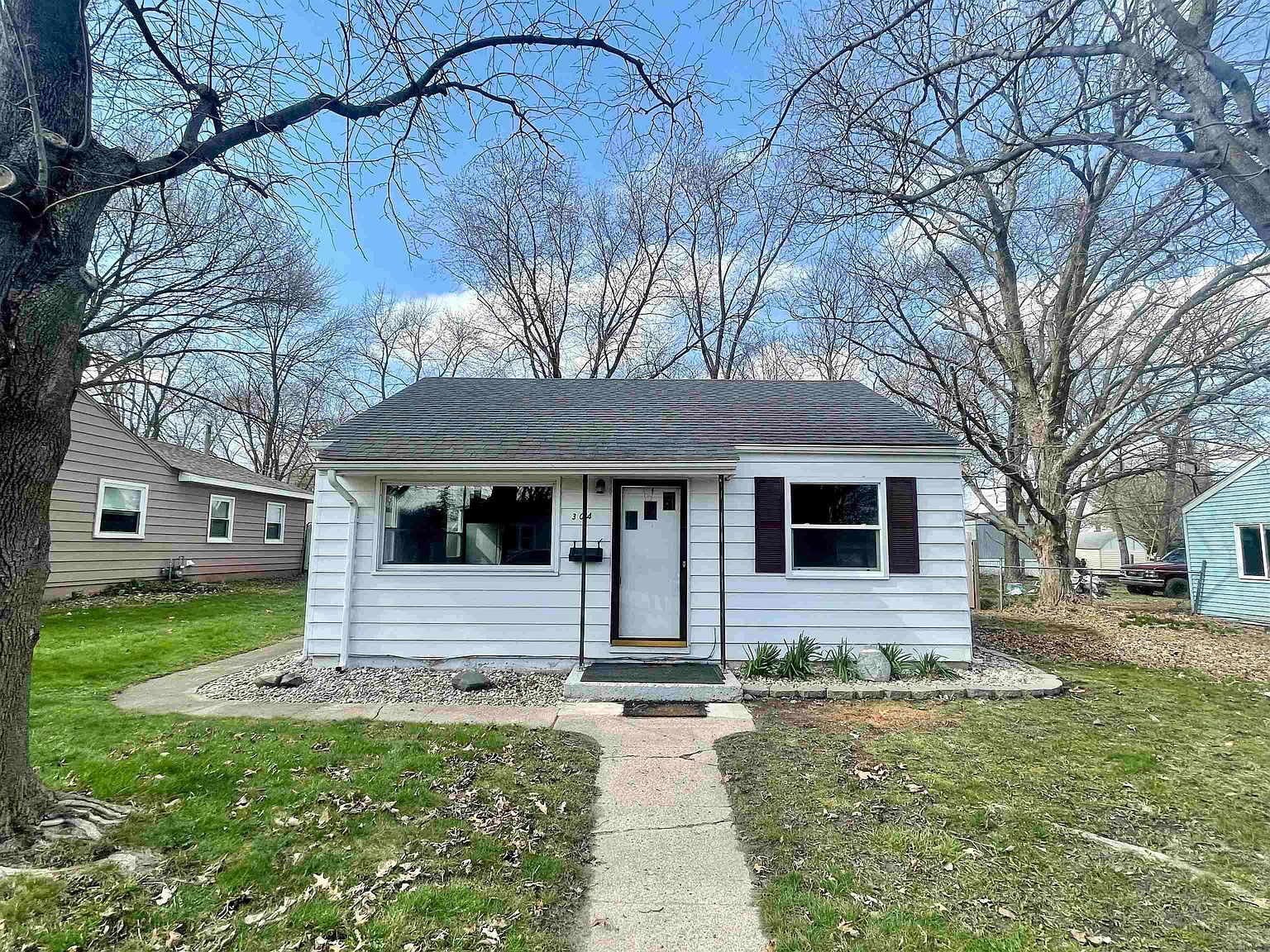 304 W Narrow St, Winamac, IN 46996 Zillow