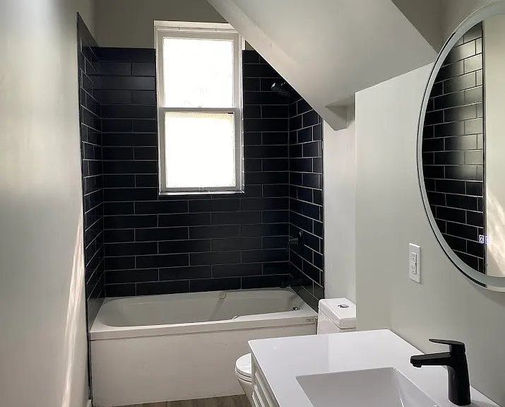 203 Elmwood Ave E — Photo 27