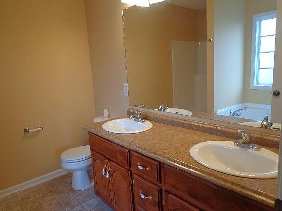 4th image of 710 Shamrock Ct
