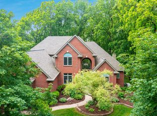 6189 Windemere Point, Brighton, MI 48116