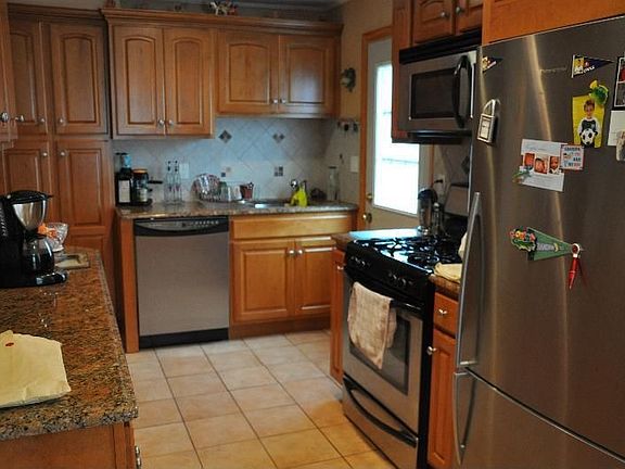 3rd image of 8051 265th St