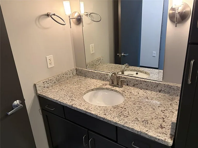 620 Glen Iris Dr NE #207 — Photo 11