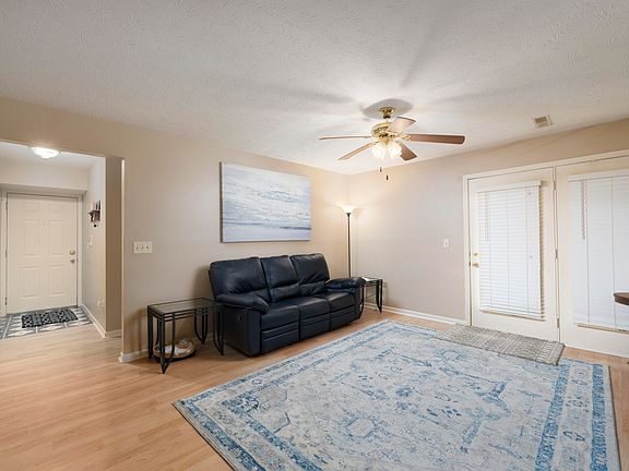 3rd image of 10148 Carnation Ct APT 1