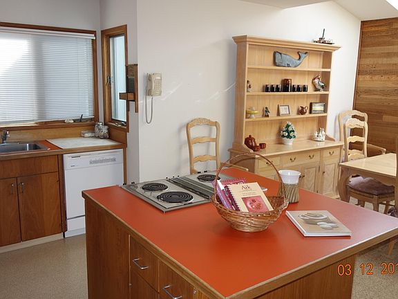 4th image of 8 Bluffs Dr Unit 8