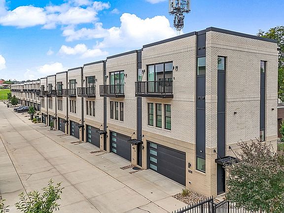 2nd image of 938 12th St