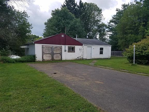 2nd image of 120 Delphine St