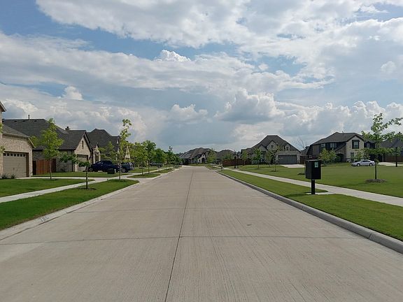 4th image of 1700 Stonelake Dr