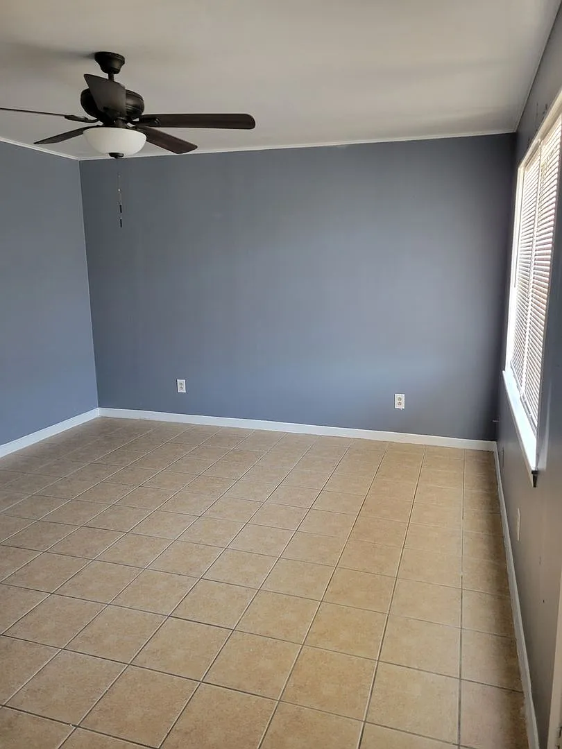 304 Carpenter St — Photo 1