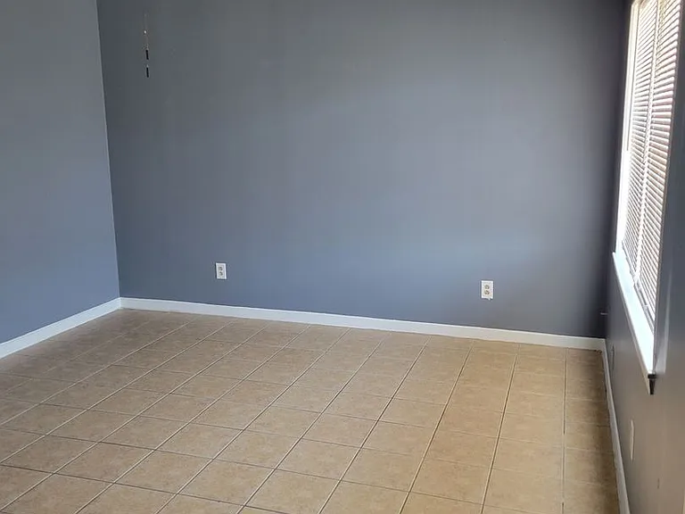 304 Carpenter St — Photo 1