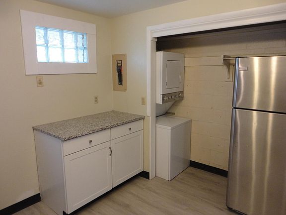 3rd image of 1405 Ashland Ave APT C
