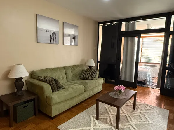 1 Scott Cir #105, Washington, DC 20036