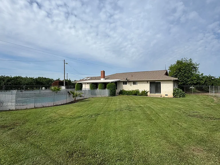 Oakdale Waterford Hwy — Photo 19